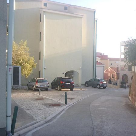 Apartman Ozi Petrovac Exteriör bild